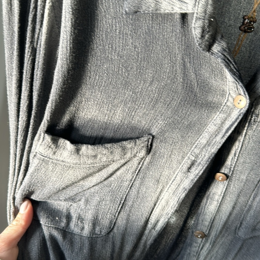 New button up blouse from buck - Picture 2 of 5